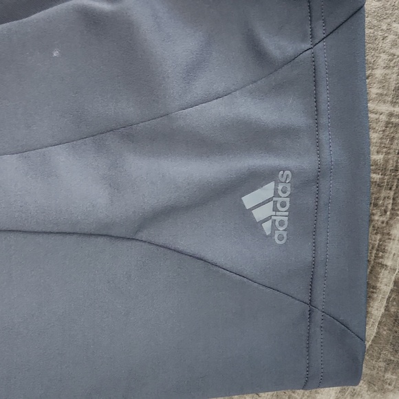 Adidas gray 5" bike shorts size medium - Picture 4 of 5